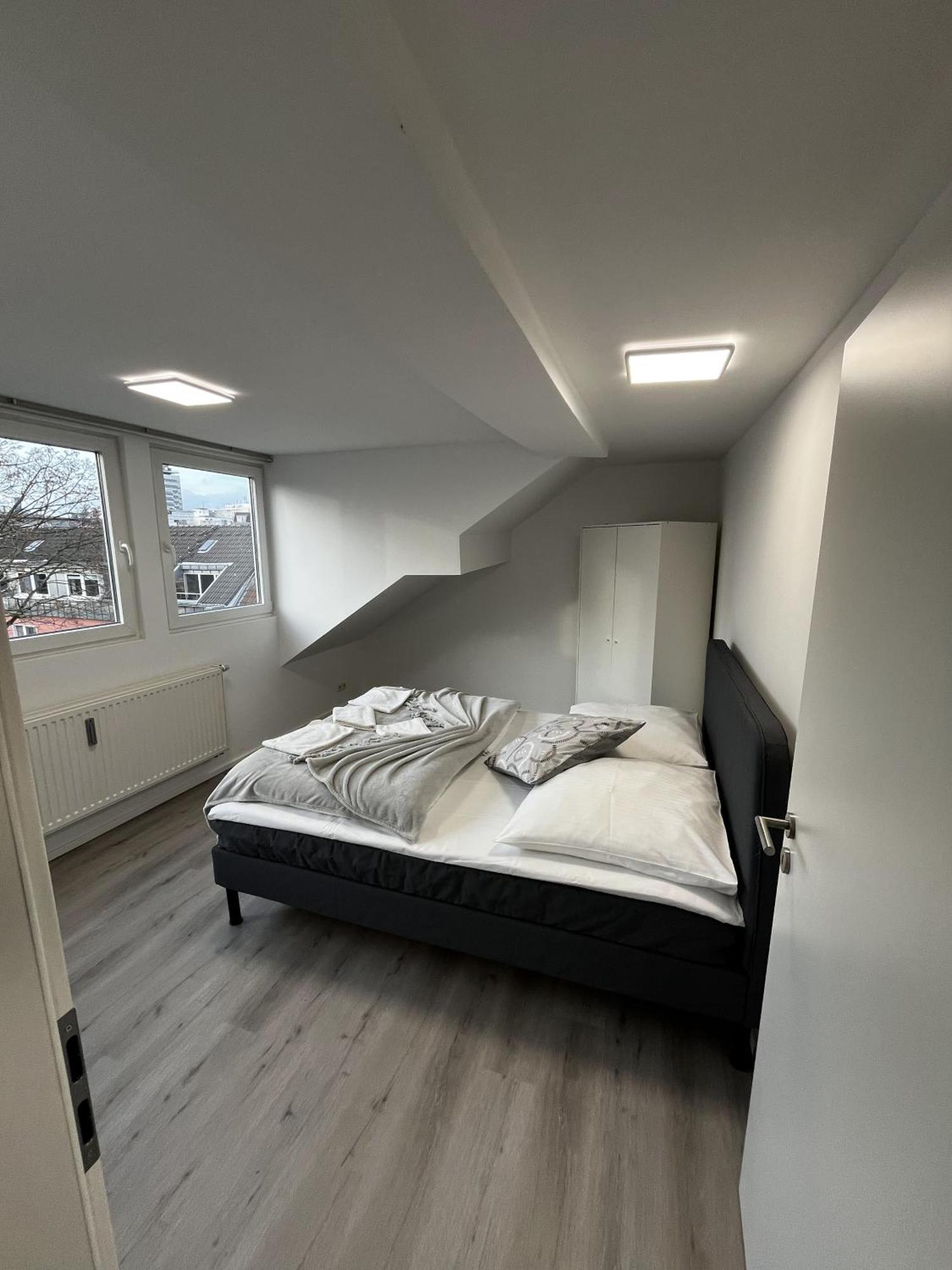 City Apartment On The Rhine, Cologne Exterior photo